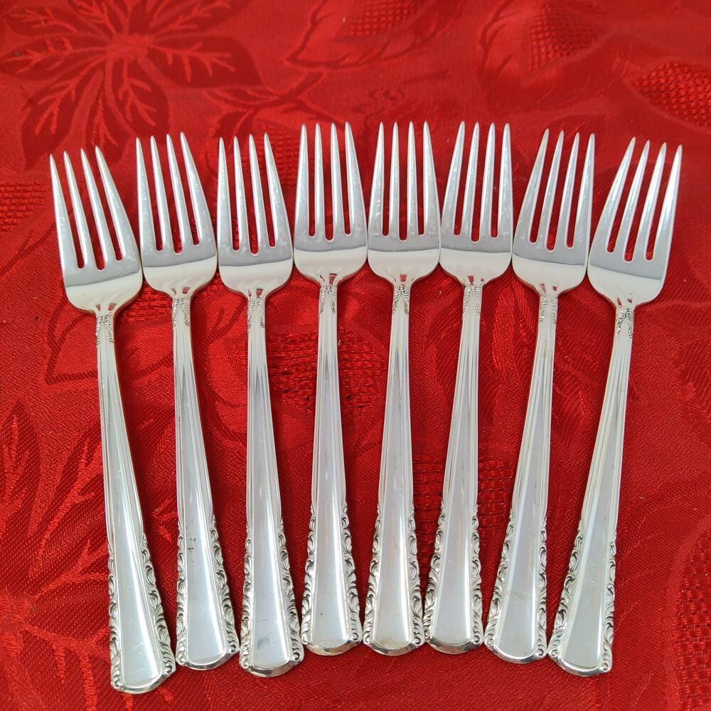 8X SF Salad Forks May Queen Holmes & Edwards Silverplate Flatware No Monogram - Picture 2 of 10